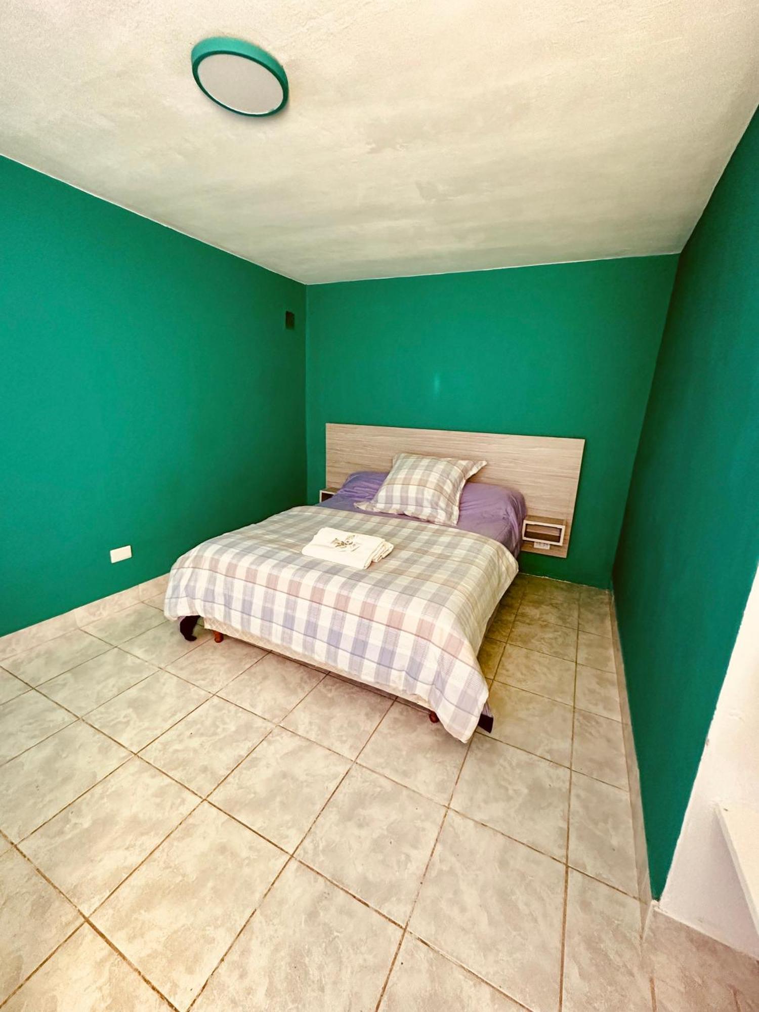 Amancay, Hostal Patagonico Hotel El Calafate Ngoại thất bức ảnh